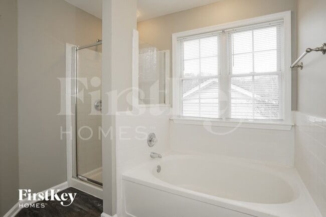 Building Photo - 2508 Glen Meadow Dr