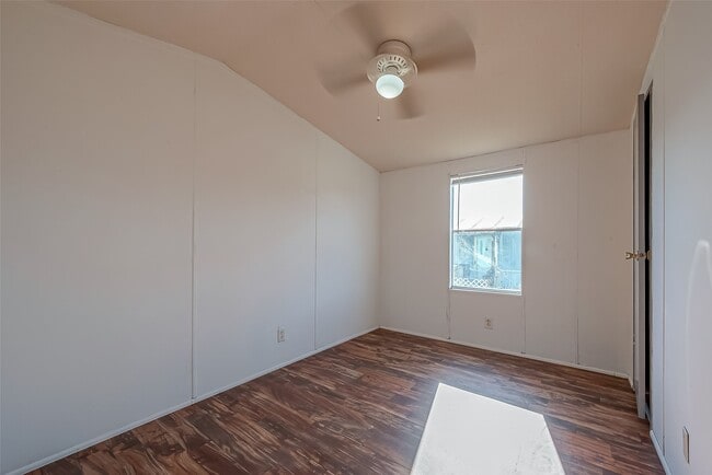 Building Photo - 13202 Hilltop Ct