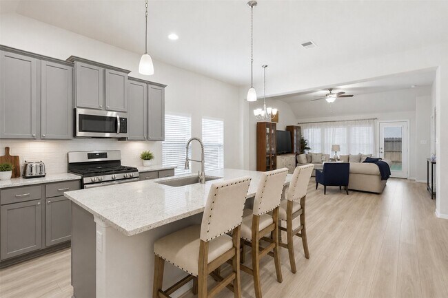 Building Photo - 753 Lake Lacosta Dr