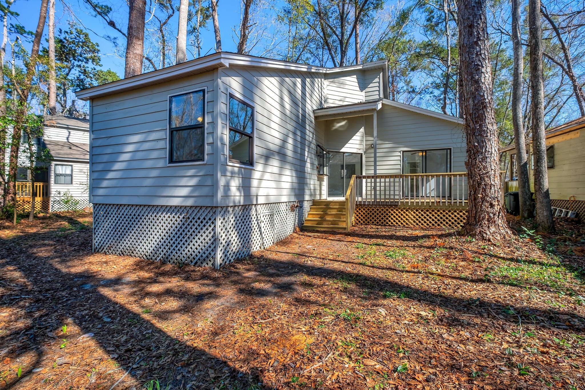 Building Photo - 1691 Silverwood Dr