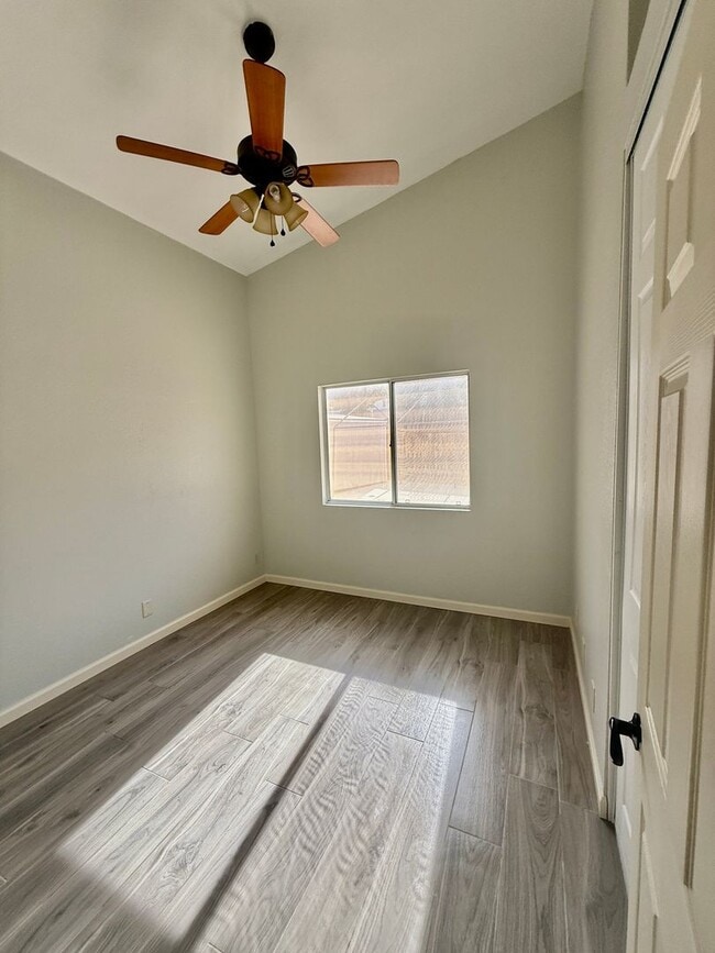 Building Photo - Nice Single Story Home