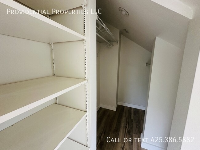 Building Photo - 20620 Larch Way