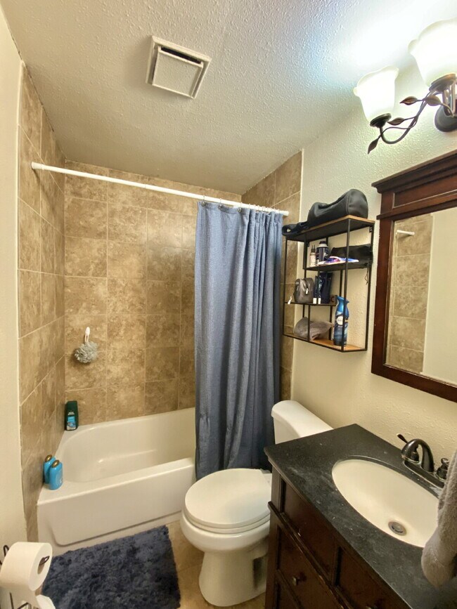 Building Photo - Available Late July! Four Bedroom in Tech ...