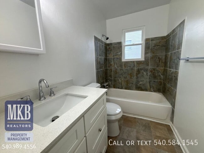 Building Photo - 1227 Ruddell Rd