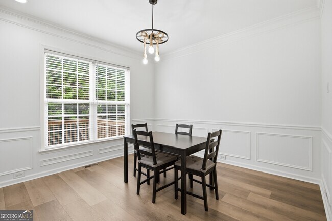 Building Photo - 10851 Alderwood Cove