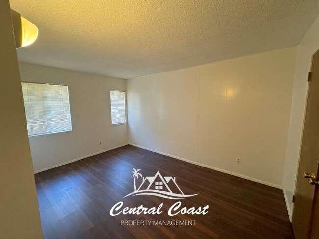 Building Photo - 0 W Camino Colegio