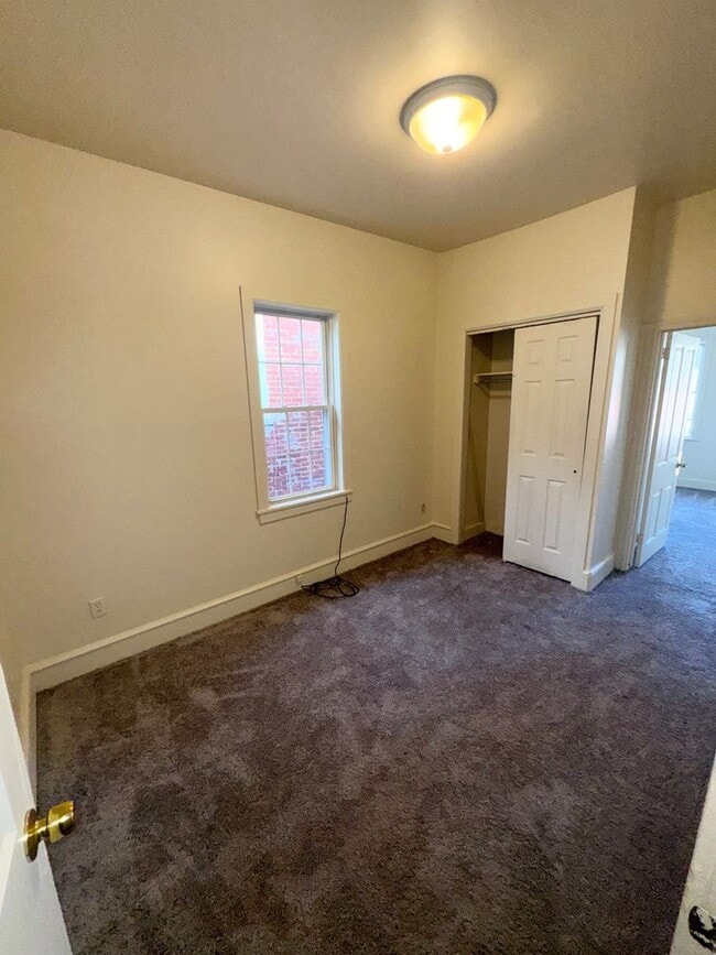 Building Photo - 3 Bedroom Semi-Detached Home