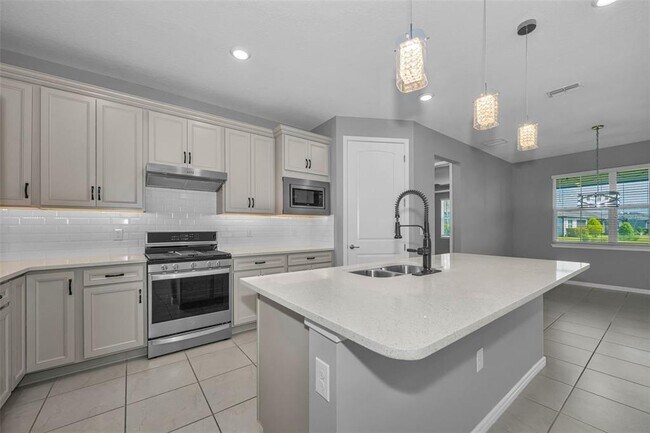 Building Photo - 19865 Sea Glass Cir