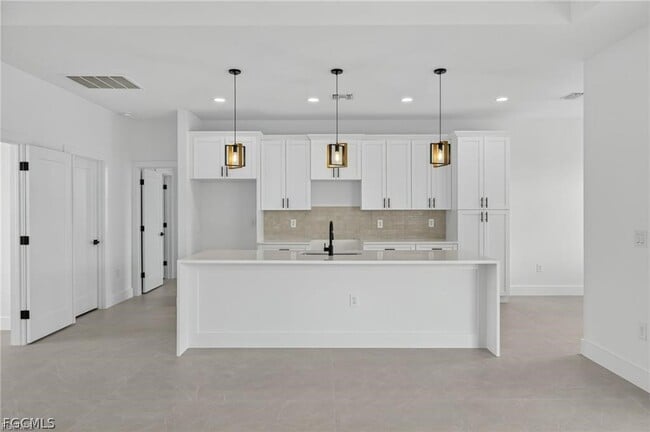 Building Photo - 208 Pembroke St