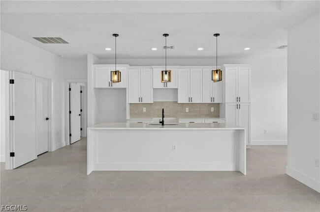 Building Photo - 538 Paloma Ave