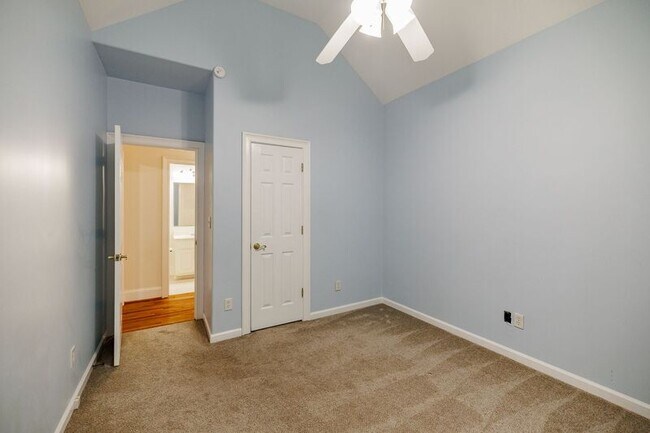 Building Photo - 580 Wolf Creek Trail