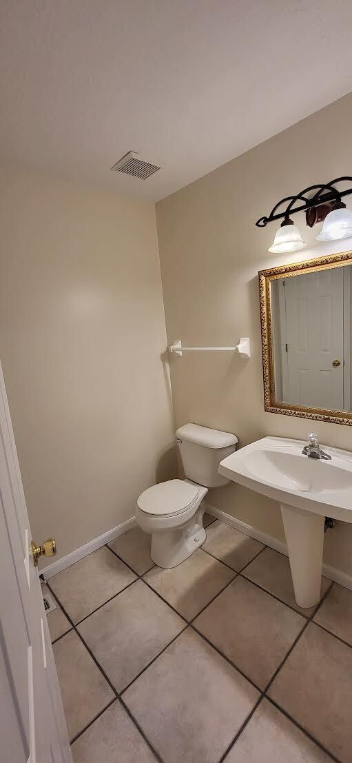 Building Photo - 3 Bed 2.5 Bath Townhome