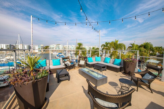 Building Photo - 13955 Tahiti Way