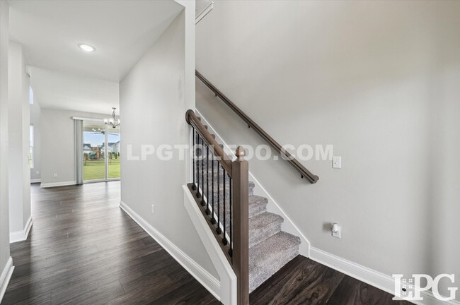 Building Photo - 1038 Stoneleigh Rd