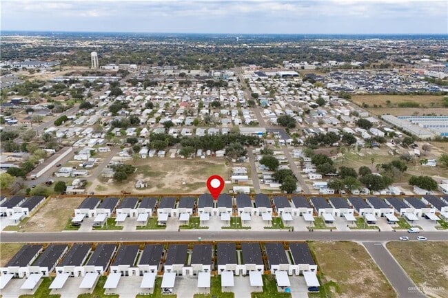 Building Photo - 28 Dragonfly St