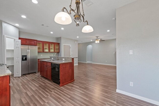 Building Photo - 1253 E Jessamine St