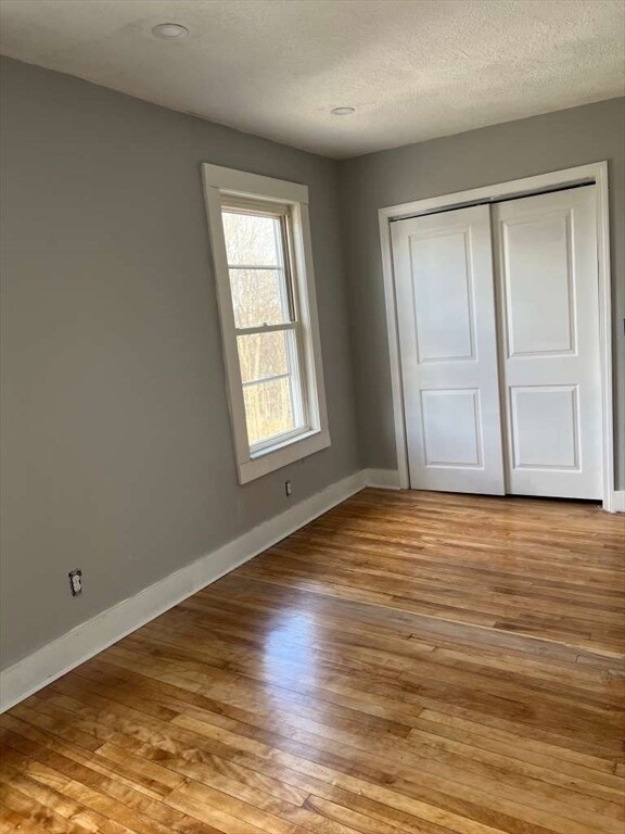 Building Photo - 165 Oxford St N