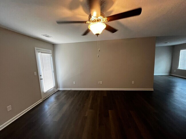 Building Photo - Stunning New Construction in the Heart of Columbus