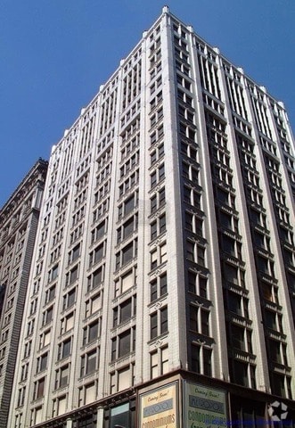 Building Photo - 8 W Monroe St