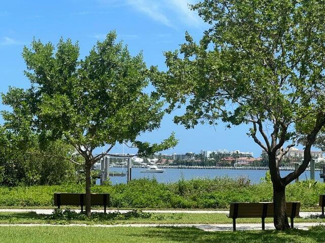 Building Photo - 201 Palm St