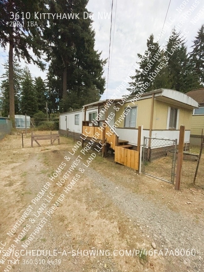 Primary Photo - 3610 Kittyhawk Dr NW