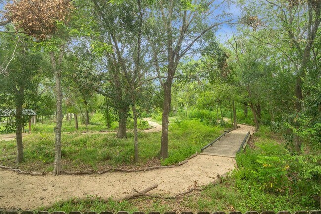 Building Photo - 6017 Cypress St