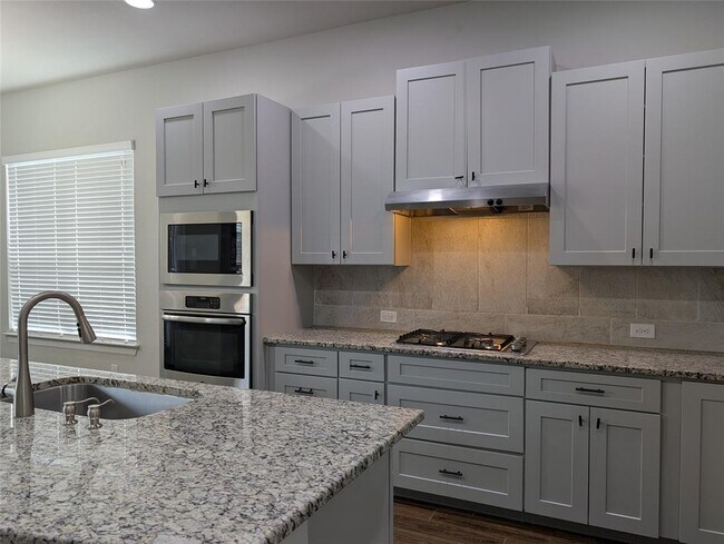 Building Photo - 3112 Bouchette Cove