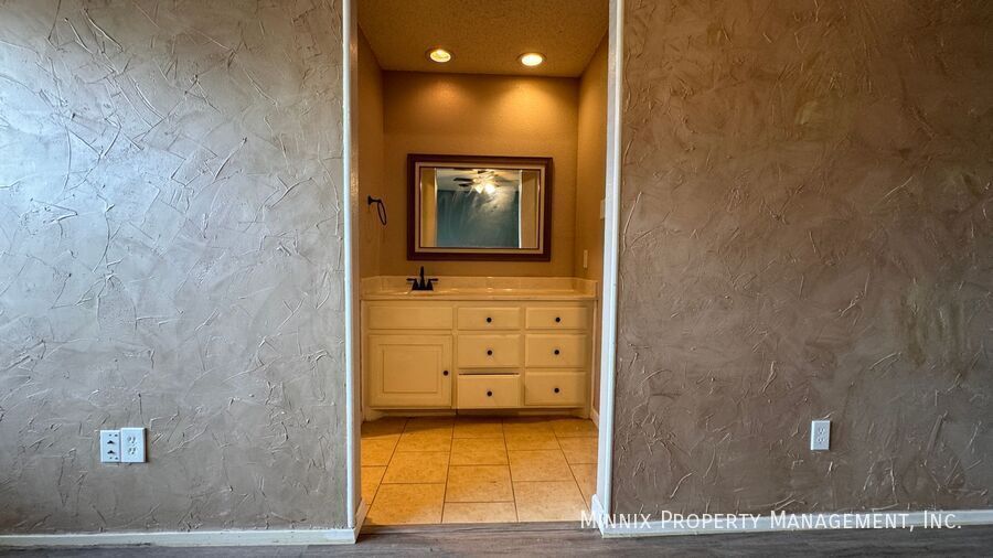 Building Photo - 5741 Duke St