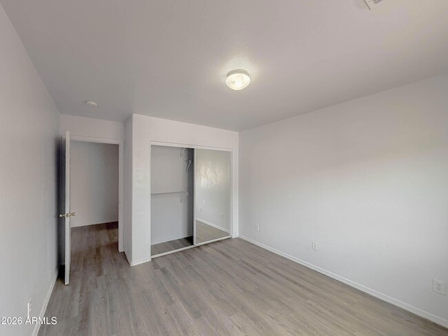 Building Photo - 5216 W Albeniz Pl