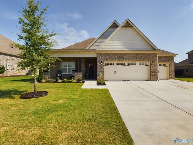 Primary Photo - 105 Ginamey Cir
