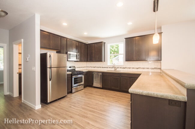 Building Photo - 437 NW 14th St