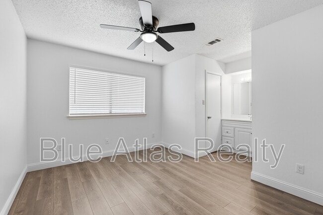 Building Photo - 2713 Wimbledon Ct