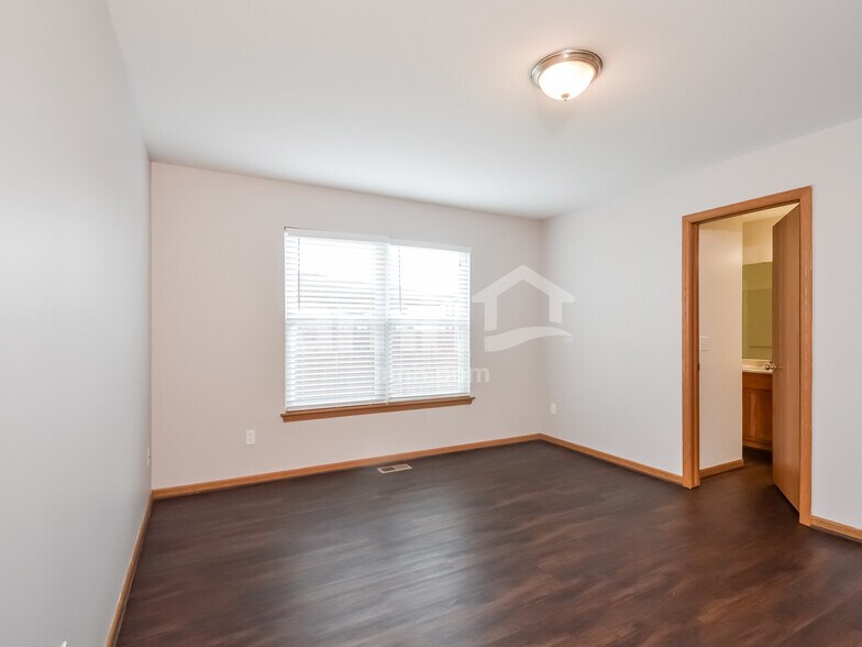 Building Photo - 1031 Misty Landing Ct