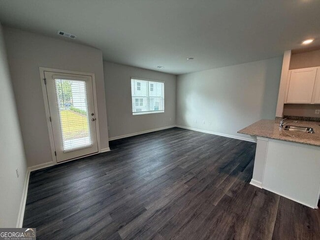 Building Photo - 1 Silverbell Ln NW