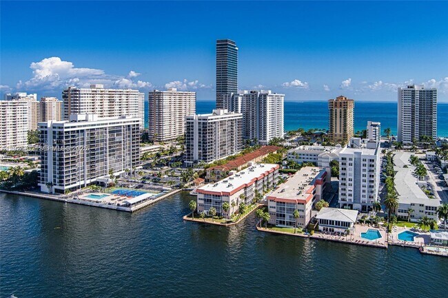 Building Photo - 2081 S Ocean Dr