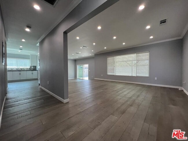 Building Photo - 11243 Lull St