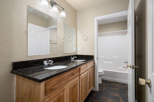 Building Photo - Walk to campus, Walk downtown, Shared Fenced Yard and Courtyard, Flat Rate Utilities!