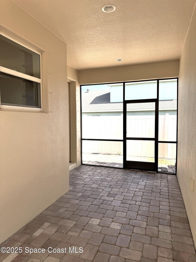 Building Photo - 7258 Preserve Pointe Dr