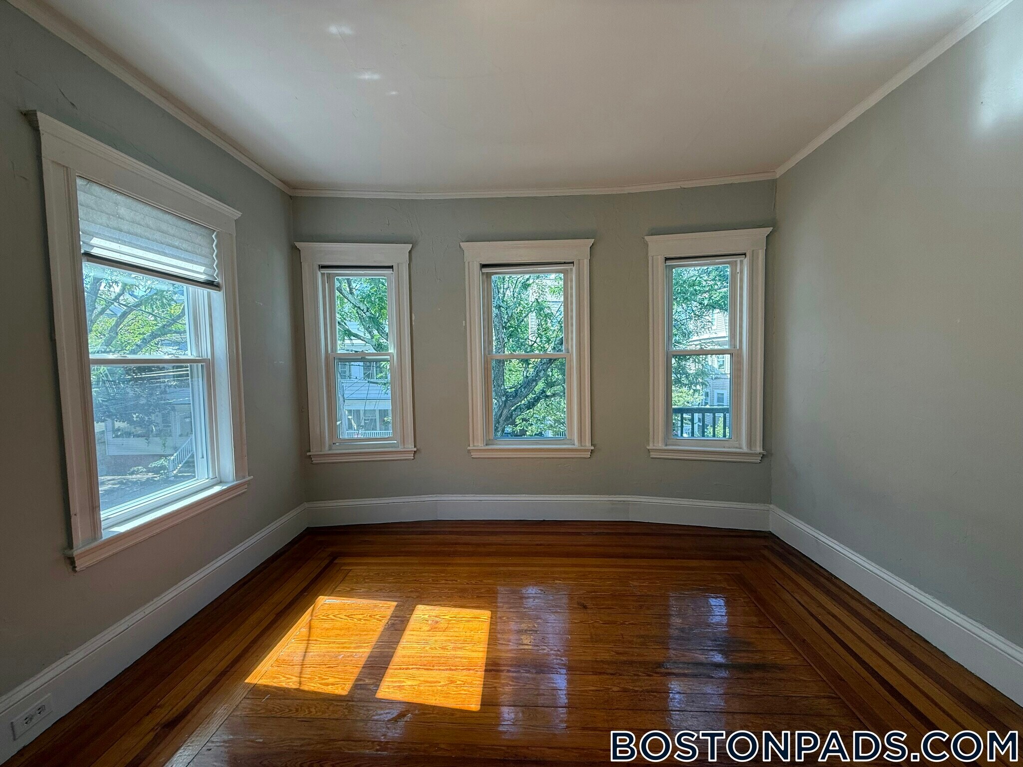 Building Photo - 41 Simpson Ave