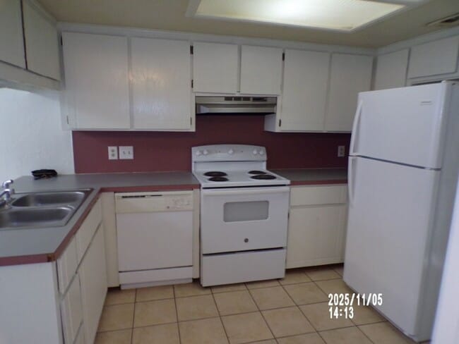 Building Photo - Close to Fort Sill, East side neighborhood