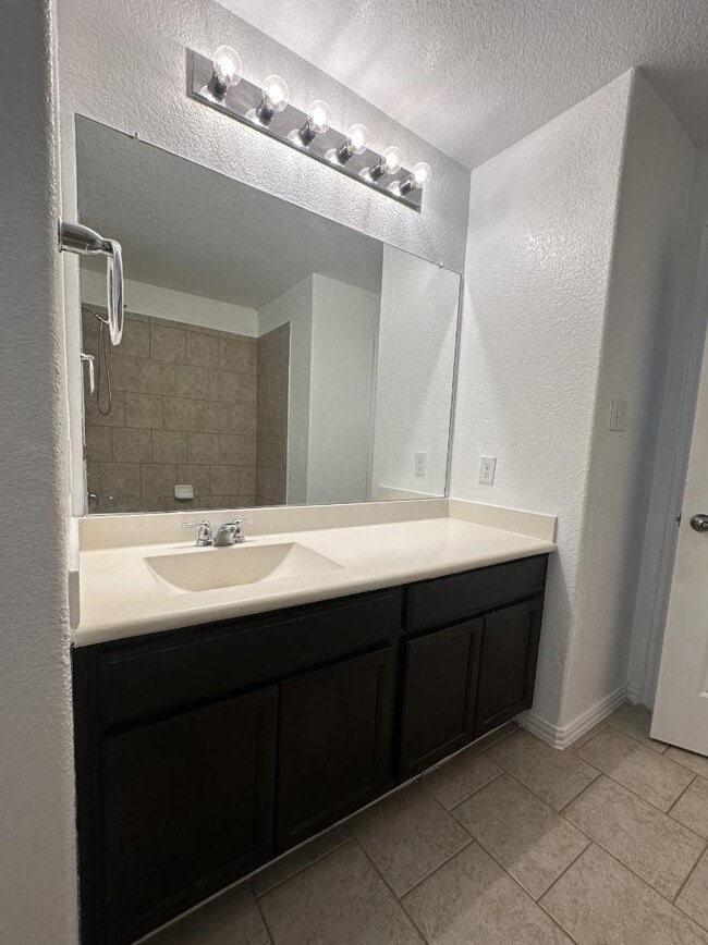 Building Photo - 9110 Vondel Park