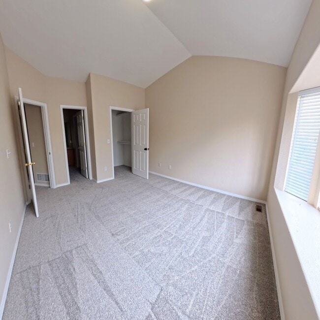 Building Photo - 3 bedroom 1.5 bath close to Fort Carson