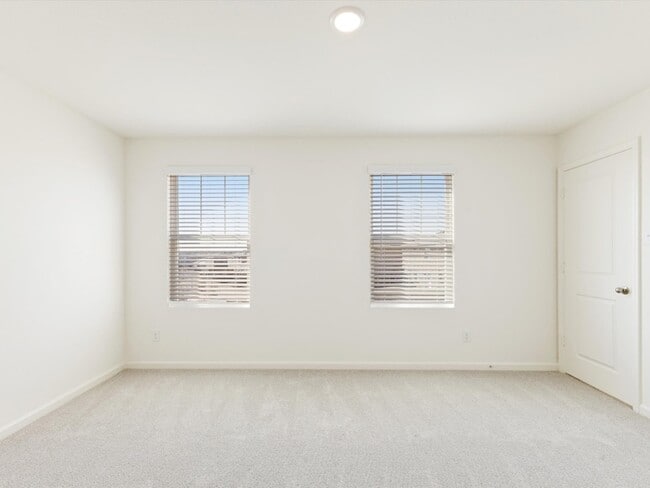 Building Photo - 2122 Mdw Pk Dr