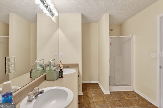 Building Photo - 5556 Cascade Run