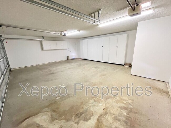 Building Photo - 76675 Sandpiper Dr