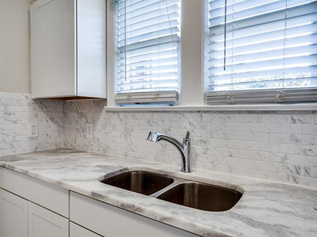 Building Photo - 4153 Normandy Ave