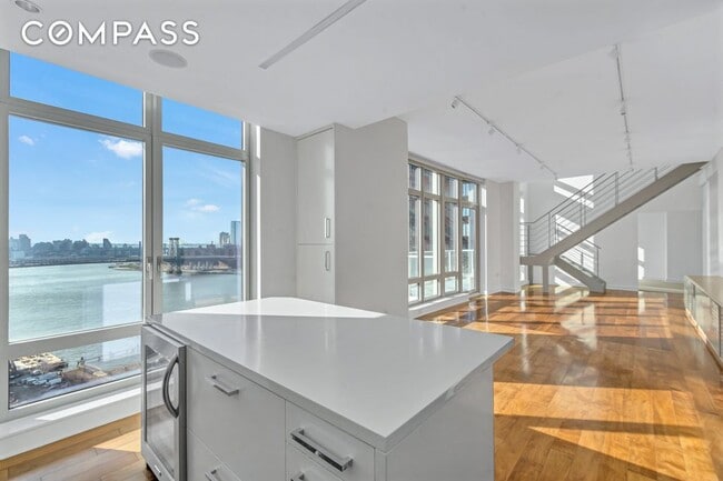 Building Photo - 2 N 5th St