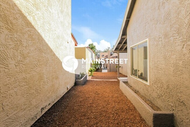 Building Photo - 3 Bedroom Pet-Friendly Home in Peoria, AZ with Main Street Renewal