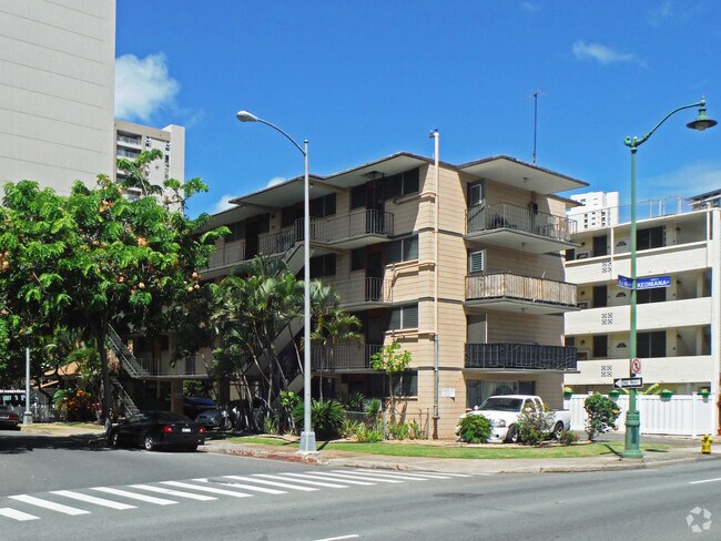 Building Photo - 456 Keoniana St