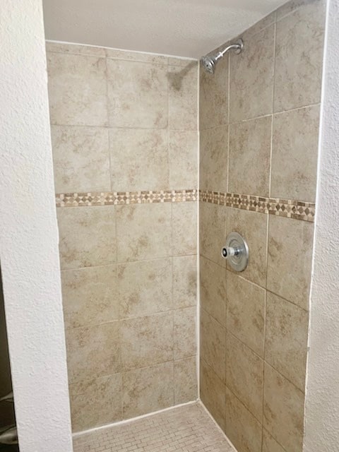 Experience luxurious relaxation with this elegantly designed shower space. - Barnum Park